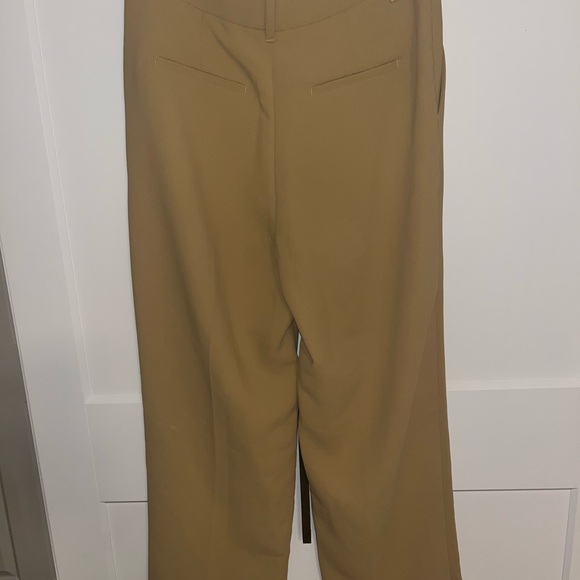 Wilfred Effortless Pants from Aritzia in a beautiful camel/tan shade. Size 12
. - Picture 3 of 11